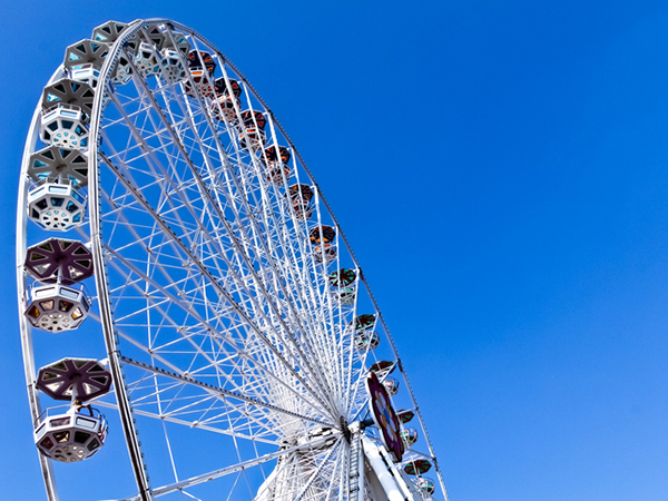 Ferris wheel - 5 Tips for Eating Healthy at the Amusement Park