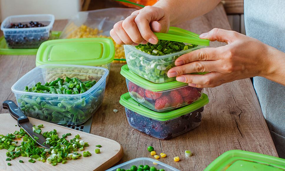 storing food safely in containers