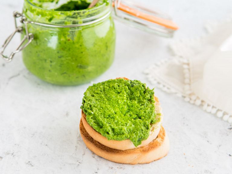 Almond Spinach Pesto 