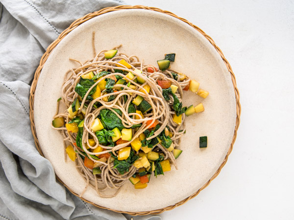Rezept für Nudeln und gebratenes Gemüse