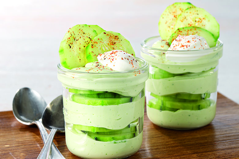 Rezept für herzhaftes Gurken-Avocado-Parfait